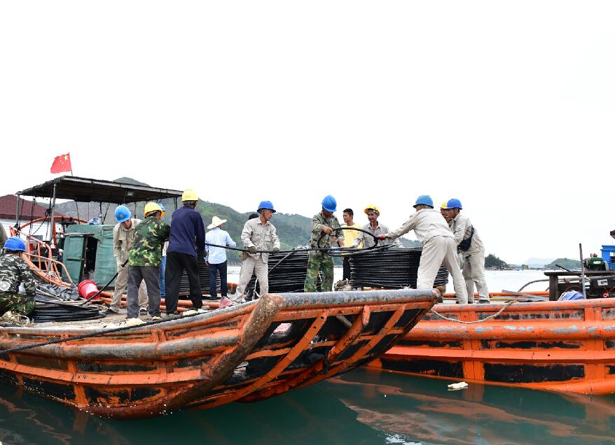 国网霞浦供电公司：铺设海底电缆 服务海上渔排