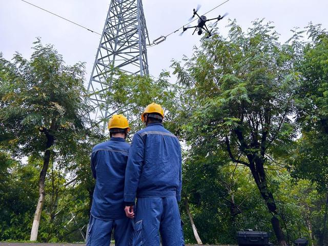 东莞供电局5G+无人机赋能电力巡检