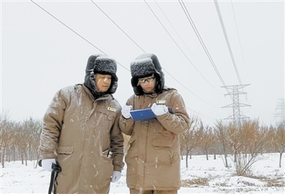 天津各级电力部门全力应对寒潮降雪 开启专项巡视 排除安全隐患